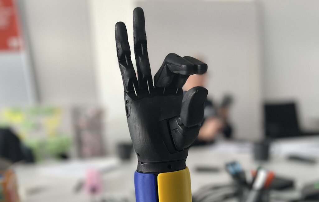 Багатосхопний різновид біоелектричного протезу